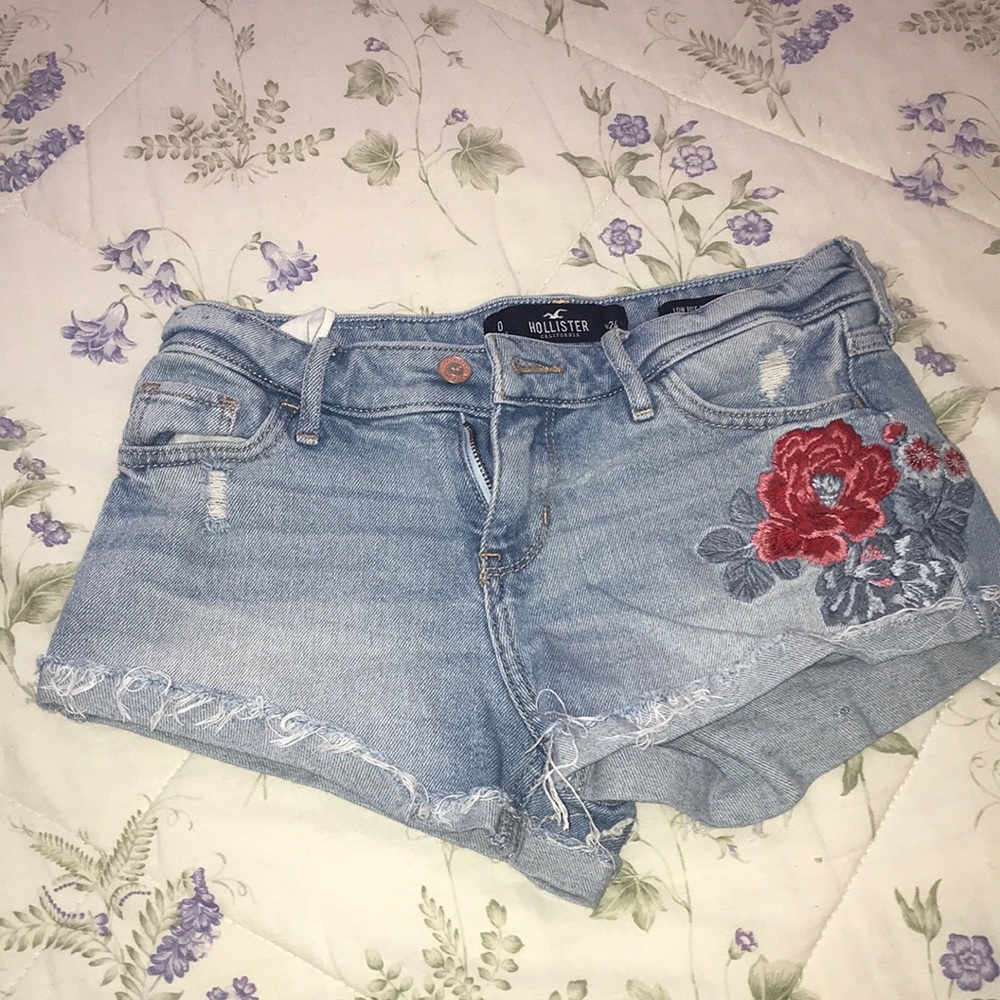 Hollister shorts with flower